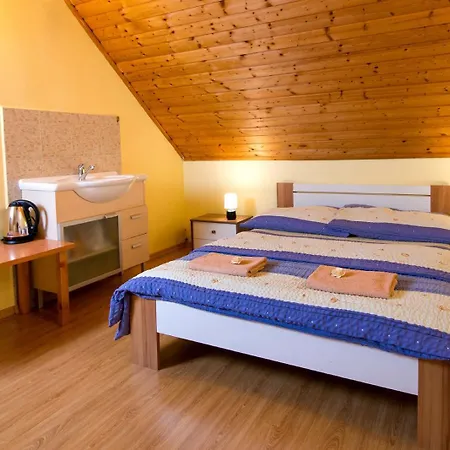 ゲストハウス Rise トレボン